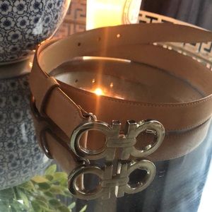 Feragamo nude belt